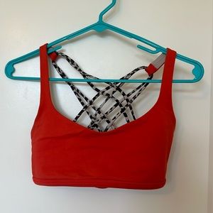 Lululemon Free to be Wild size 8